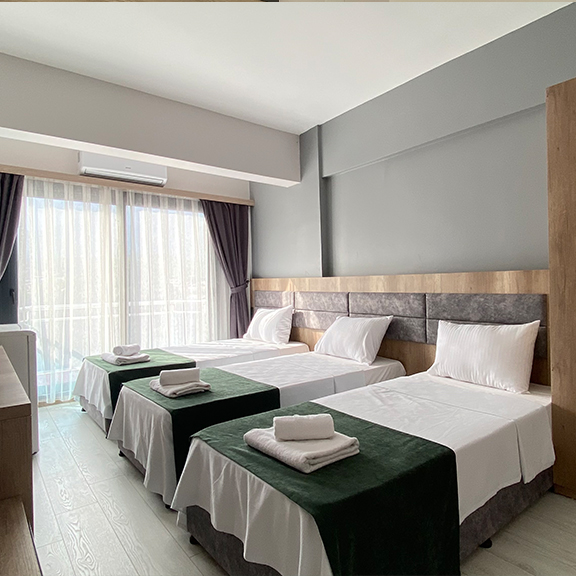 Medos Hotel Güzelçamlı Standart Üç Kişilik Oda